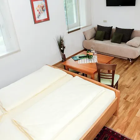 Weingut Zirngast 3* ليوتسشاخ