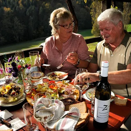 Vendégház Weingut Zirngast 3*