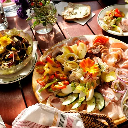 بيت ضيافة Weingut Zirngast 3*